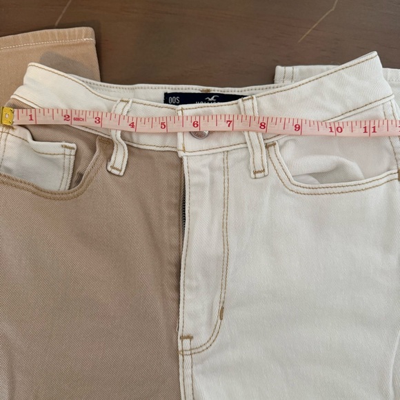 Hollister Ultra High-Rise Two-Tone Mom Jeans - 00 Short - Picture 4 of 7
